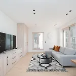 Lägenhet Modern Cozy With Free Parking In Trendy Paupys *