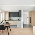 Modern Cozy With Free Parking In Trendy Paupys *