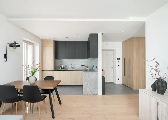 Modern Cozy With Free Parking In Trendy Paupys *